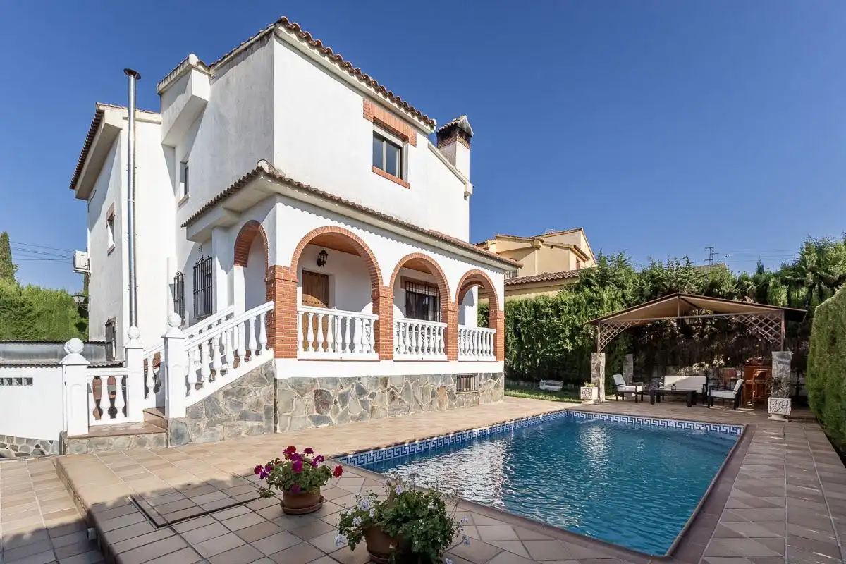 Chalet en venta en Gójar