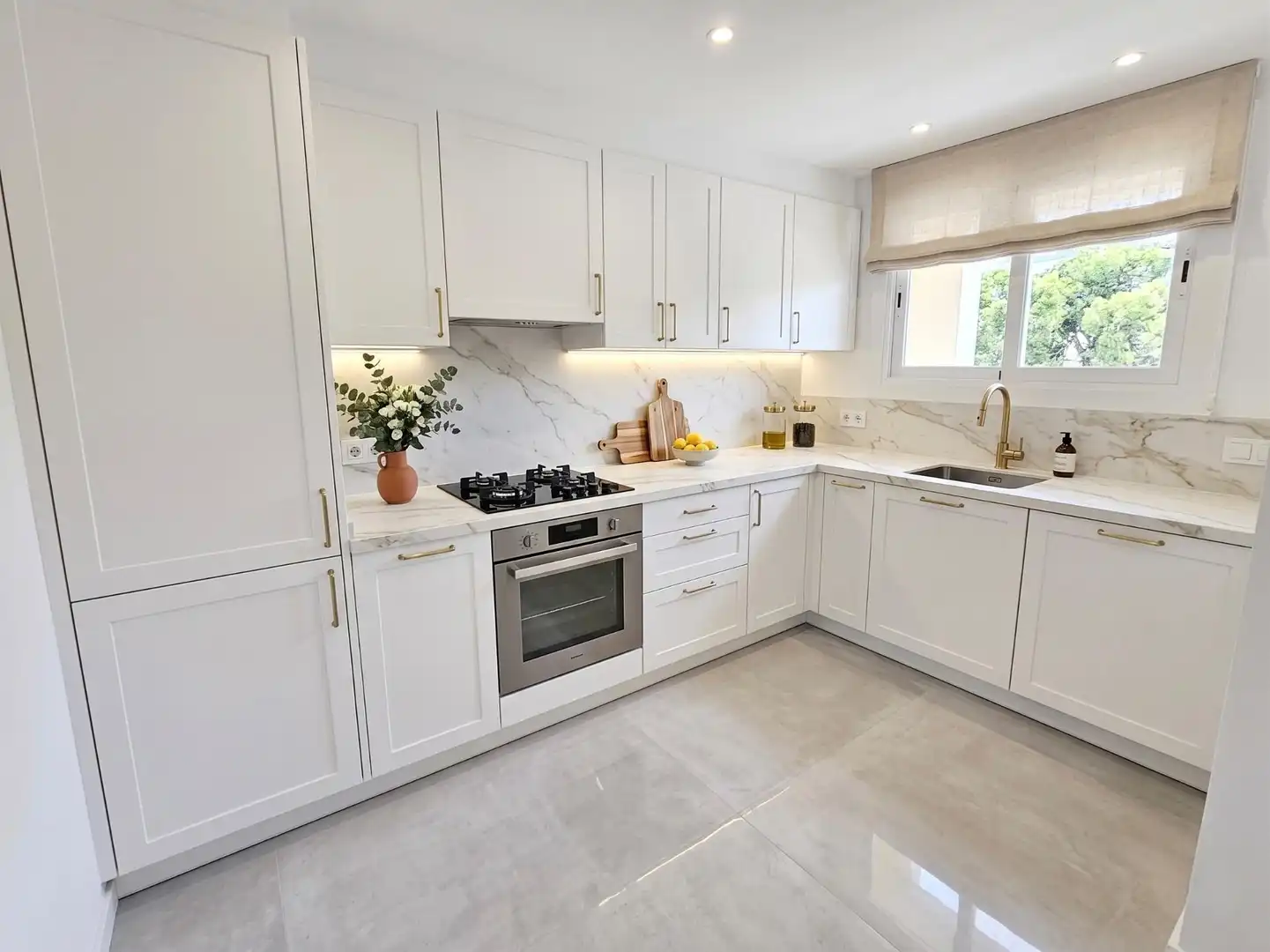 Cocina de Piso en venta en Sant Pol de Mar con Terraza, Balcón y Piscina comunitaria