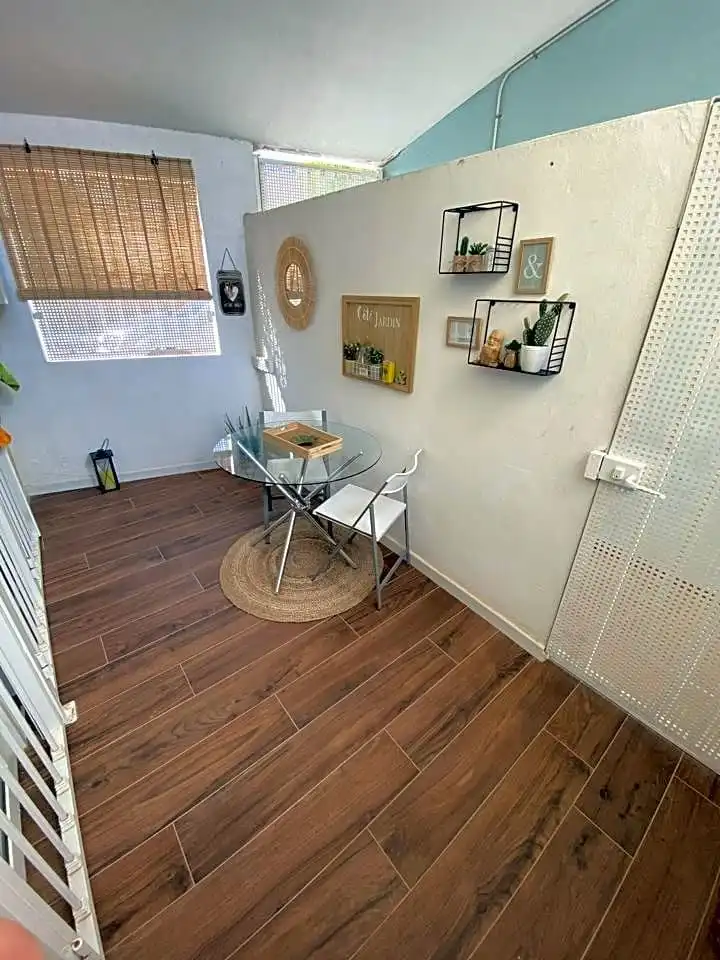 Menjador de Dúplex per a compartir en Moncada amb Aire condicionat, Jardí privat i Terrassa