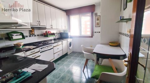 Foto 2 de Piso en venta en Rontegui - Pormetxeta, Barakaldo