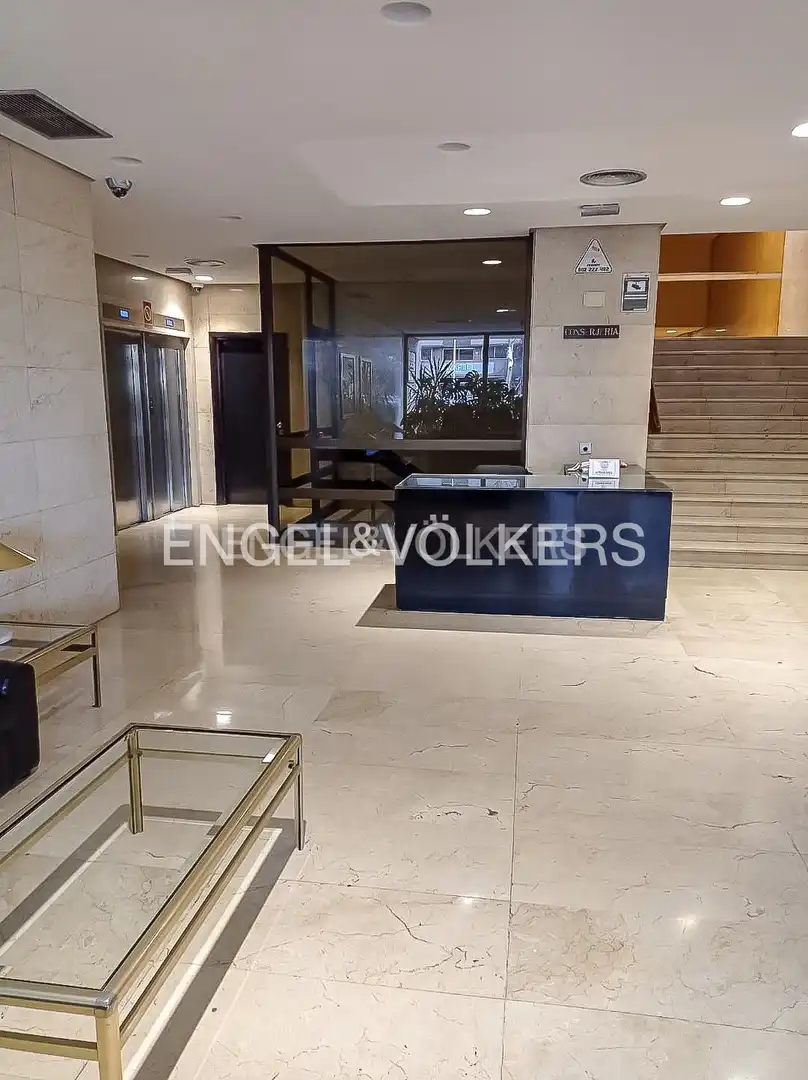 Flat for rent in Madrid  with Air Conditioner, Heating and Furnished