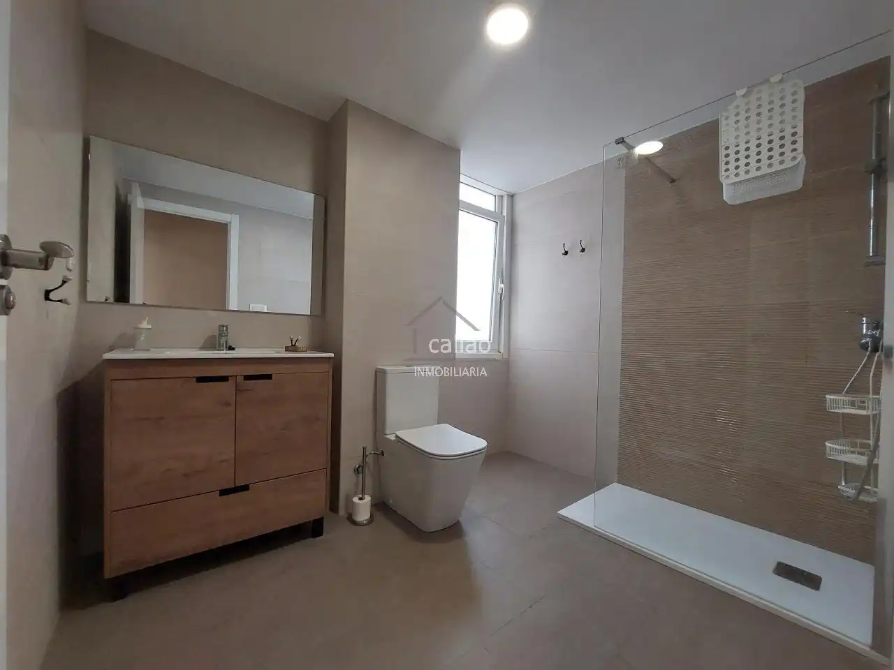 Bathroom of Flat for rent in Ferrol
