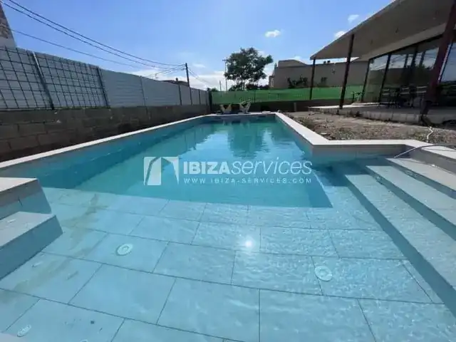 Piscina de Casa o xalet en venda en Santa Eulària des Riu amb Aire condicionat, Jardí privat i Piscina