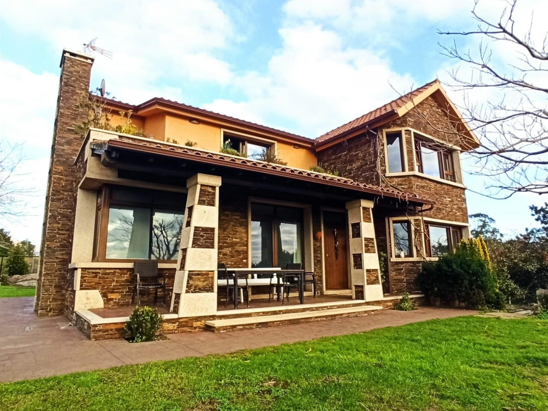 Exterior view of House or chalet for sale in Ribeira  with Heating, Terrace and Balcony