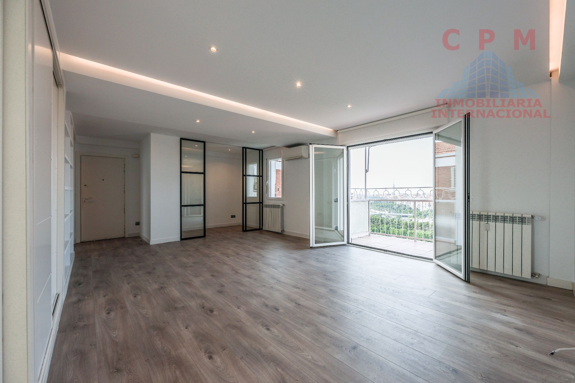 Sala d'estar de Pis de lloguer en  Madrid Capital amb Aire condicionat, Calefacció i Parquet