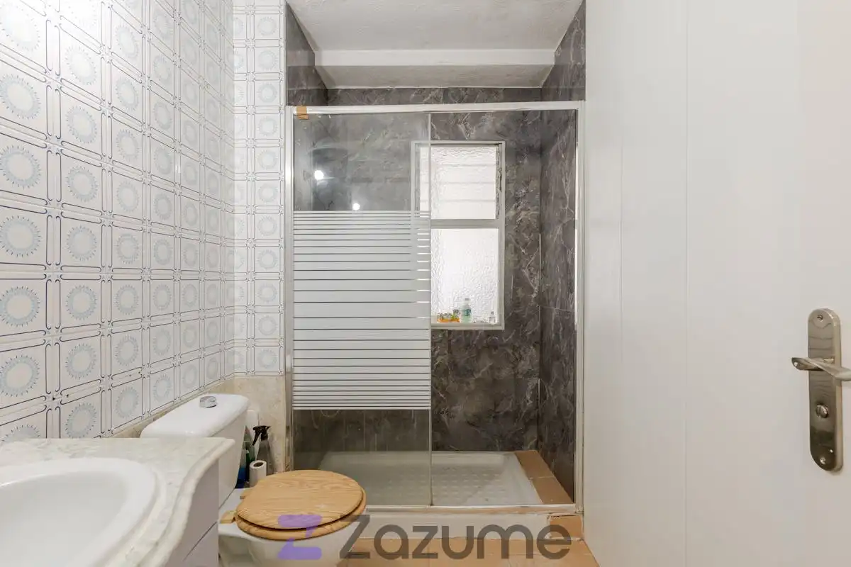 Baño de Piso de alquiler en Móstoles con Calefacción, Parquet y Terraza