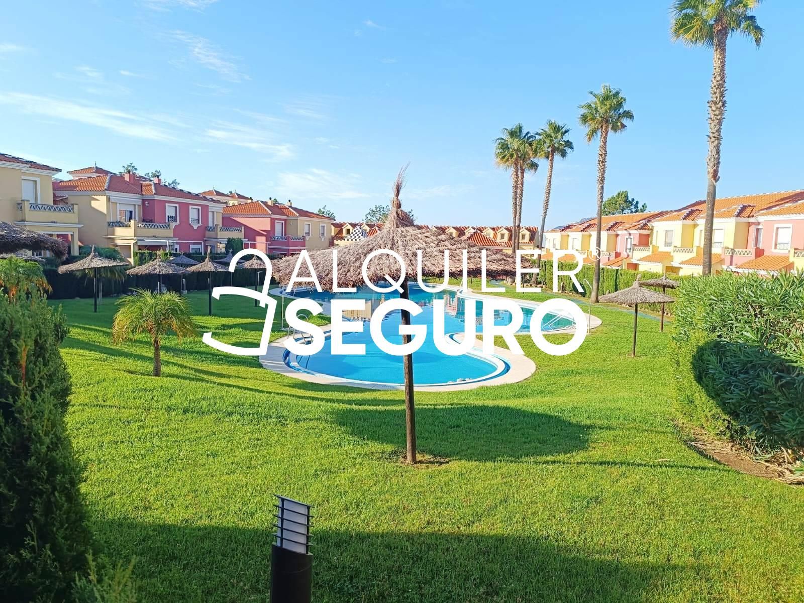 Garden of Flat to rent in Carmona  with Air Conditioner, Heating and Terrace