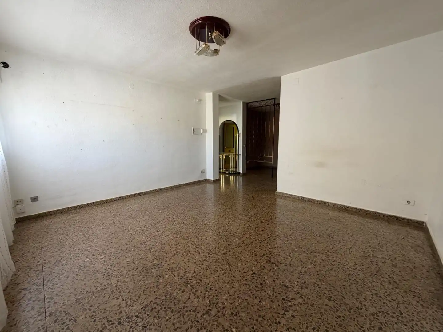 Casa adosada en venda en Casinos amb Terrassa, Traster i Balcó