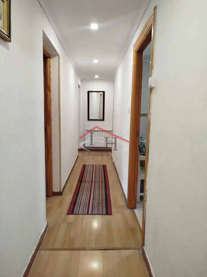 Pis en venda en León Capital  amb Calefacció, Parquet i Moblat