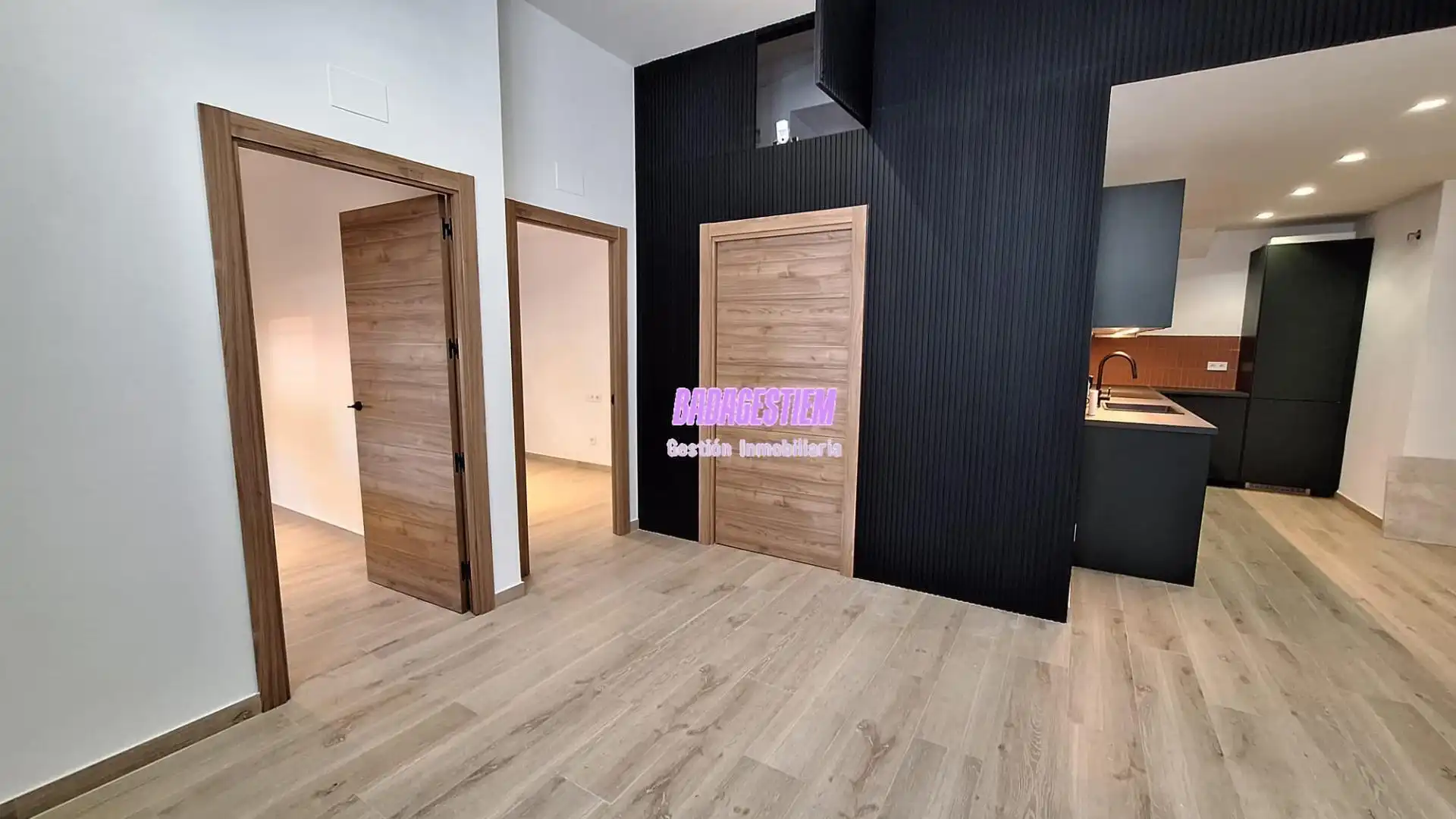 Flat for sale in Badalona  with Air Conditioner and Alarm