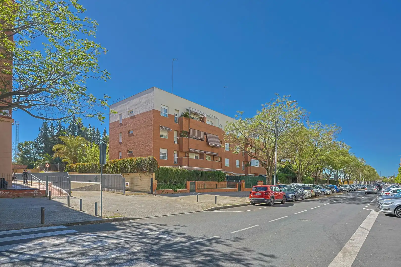 Exterior view of Flat for sale in Sevilla  with Air Conditioner and Furnished