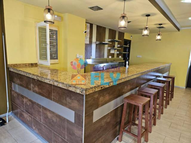 Local comercial en Alquiler en Ventiun