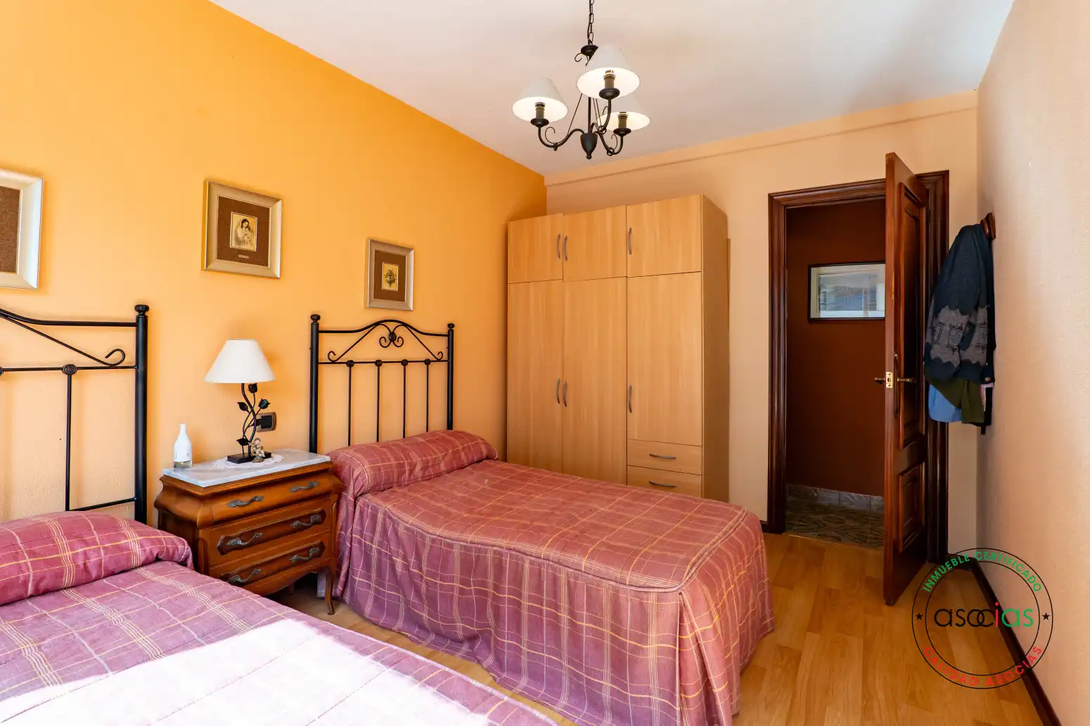 Dormitori de Pis en venda en Gijón  amb Calefacció i Parquet