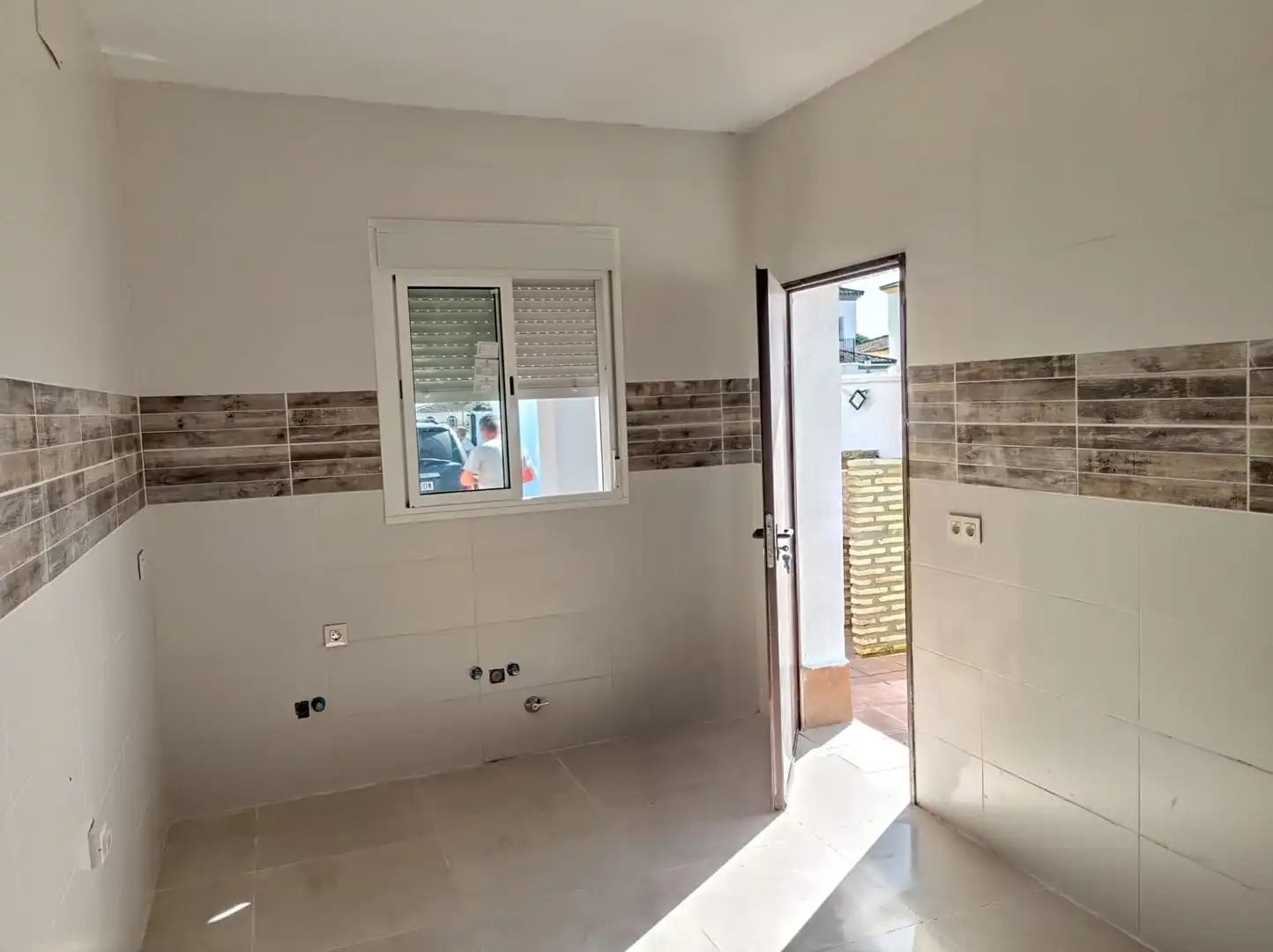 Bathroom of Houses for sale in Chiclana de la Frontera  with Private garden, Terrace and Storage room