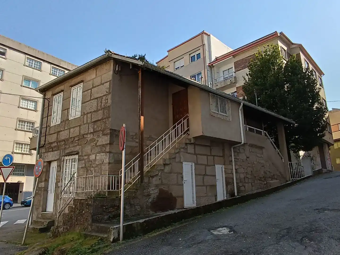 Vista exterior de Pis en venda en Pontevedra Capital  amb Balcó