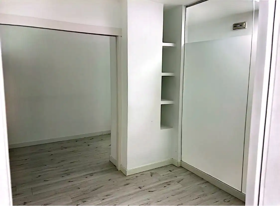 Habitación de Oficina de alquiler en Ourense Capital  con Aire acondicionado