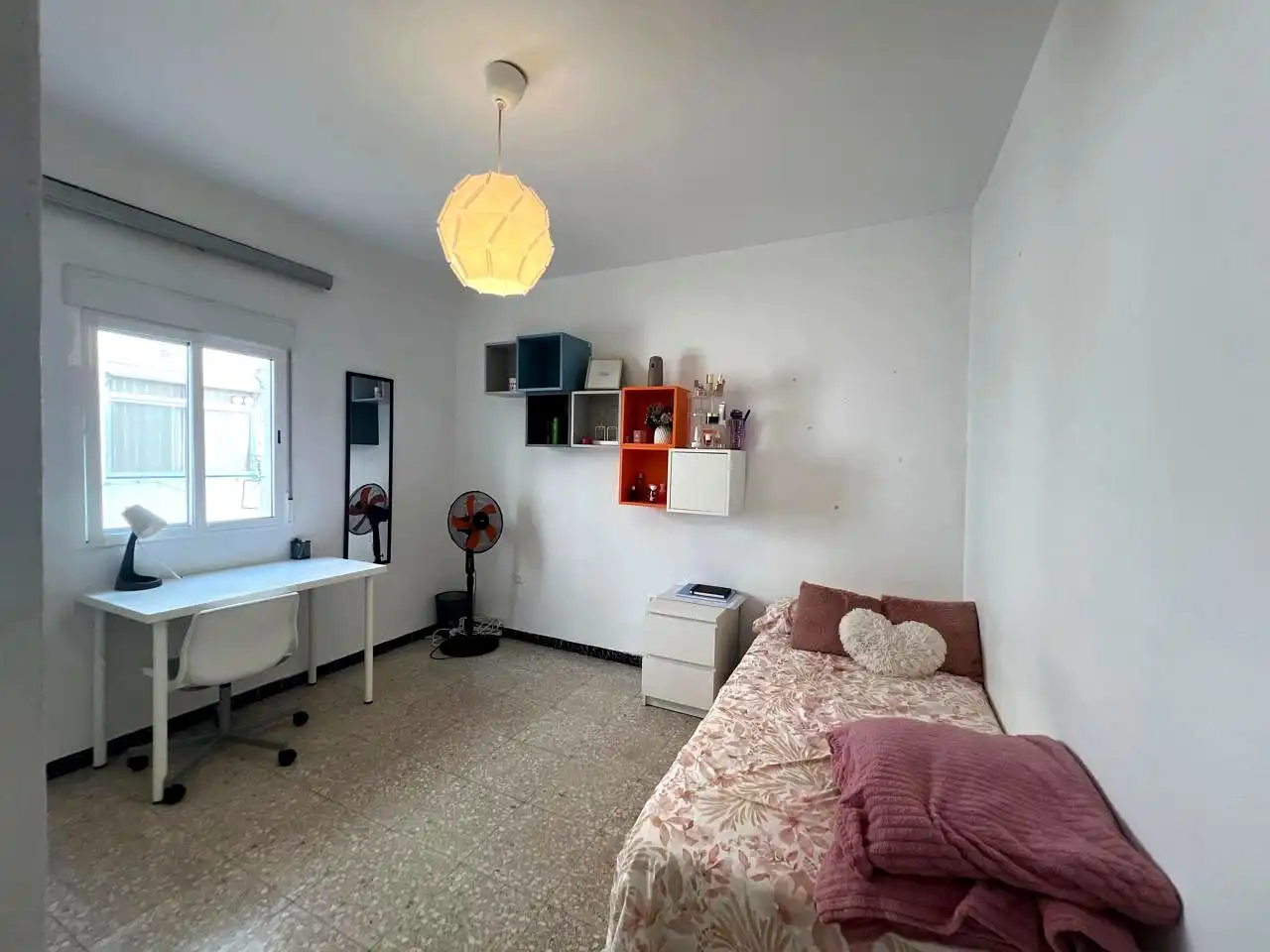 Flat for rent in Segre, El Plantinar – Avda. La Paz - El Juncal