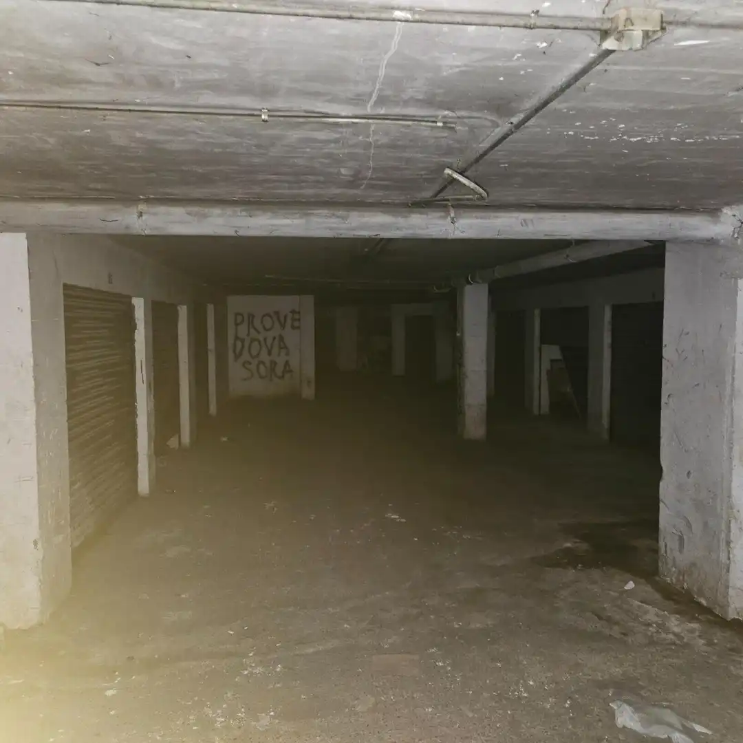 Garage zum Verkauf in Banyoles