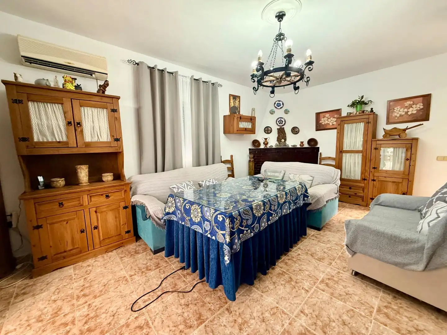 Sala de estar de Casa o chalet en venta en Carmona con Aire acondicionado, Jardín privado y Trastero