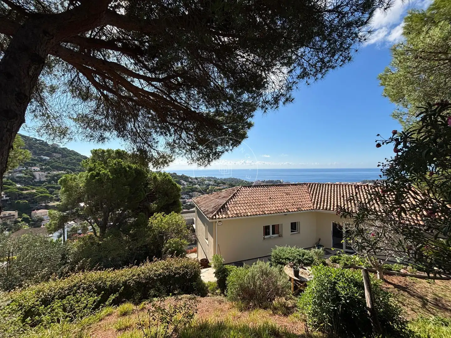 Vista exterior de Casa o xalet en venda en Lloret de Mar amb Aire condicionat, Calefacció i Jardí privat