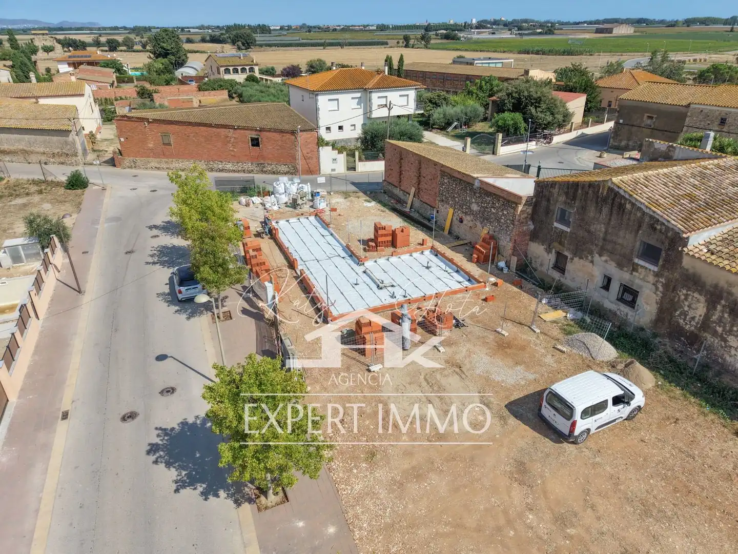 Houses for sale in Vilamacolum  with Air Conditioner, Heating and Private garden