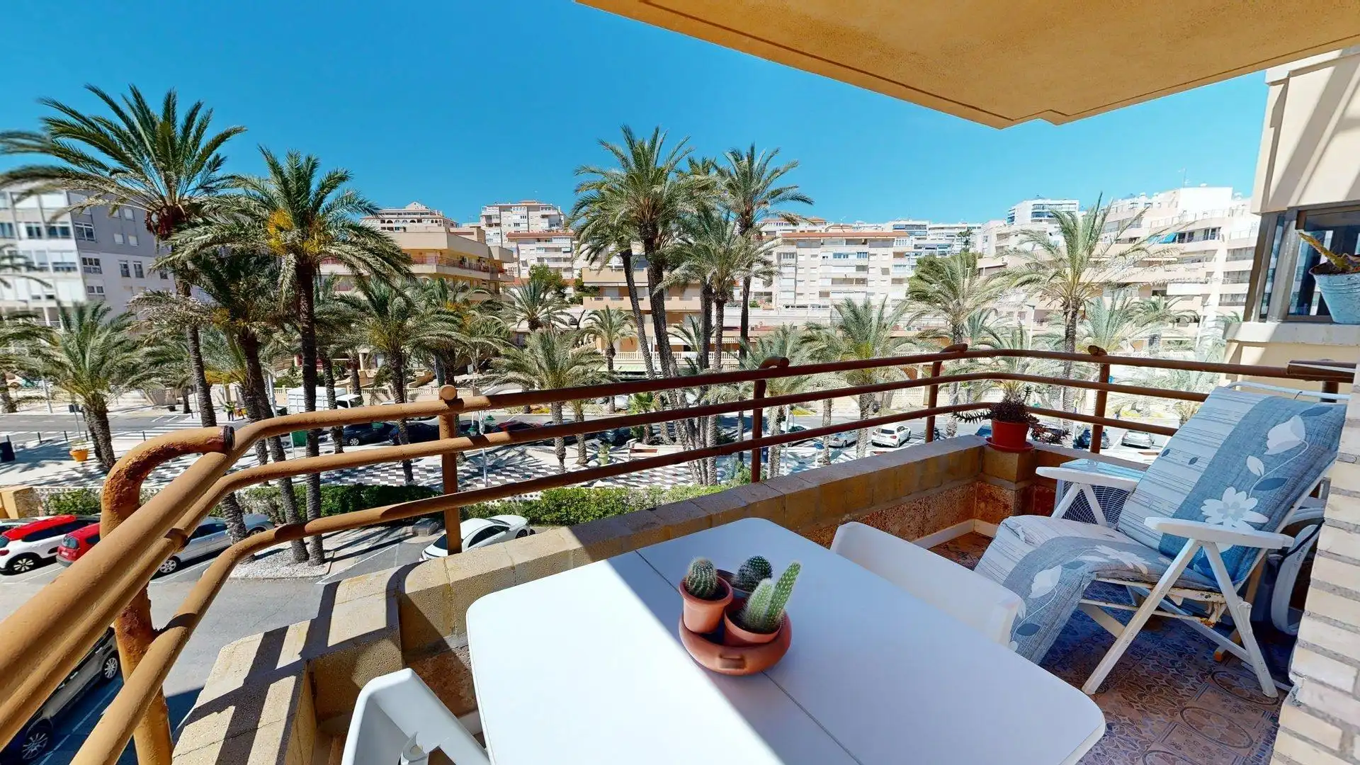 Appartement compact avec terrasse à louer à Avenida de San Bartolomé de Tirajana 51, imagen 3