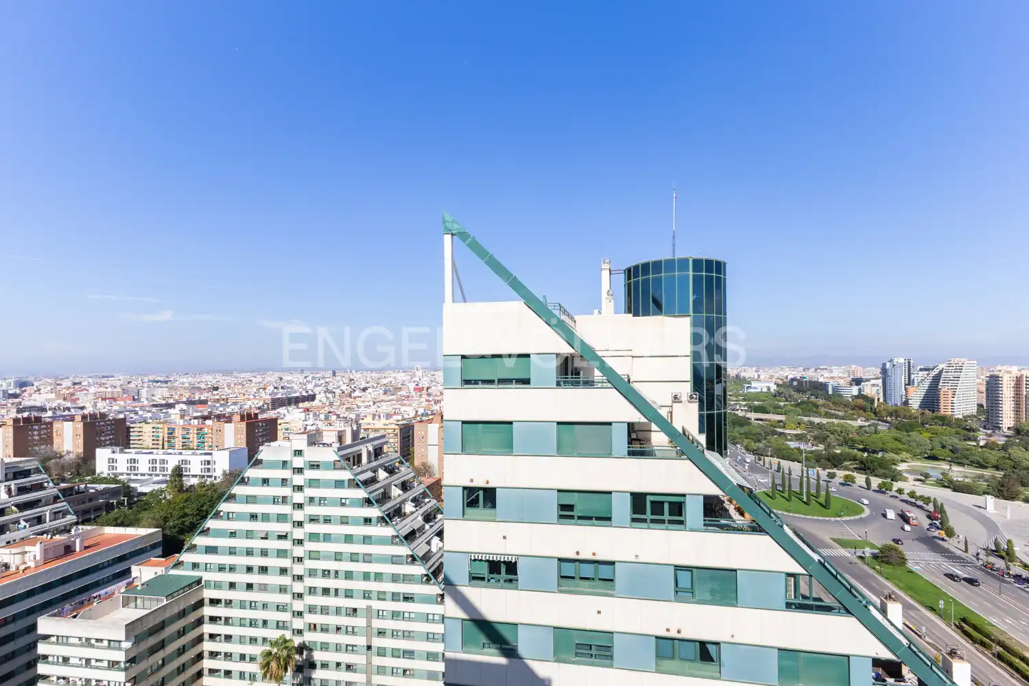 Exterior view of Attic for rent in Valencia  with Air Conditioner, Heating and Parquet flooring