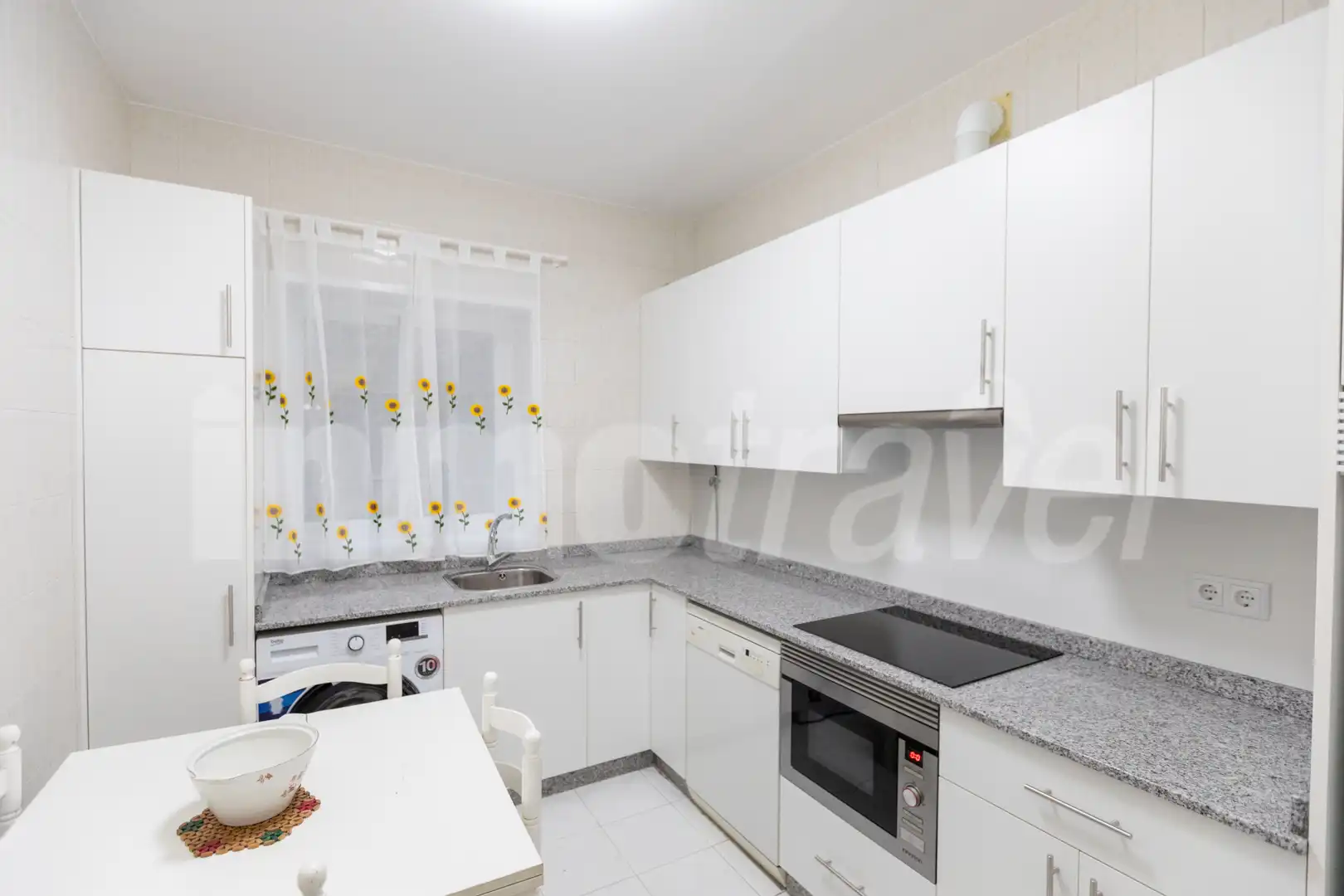 Kitchen of Flat for rent in Sanxenxo  with Furnished, Oven and Washing machine
