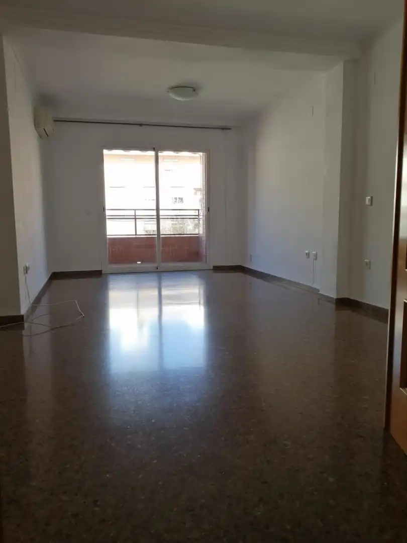 Bedroom of Flat for rent in Valencia  with Air Conditioner, Heating and Terrace