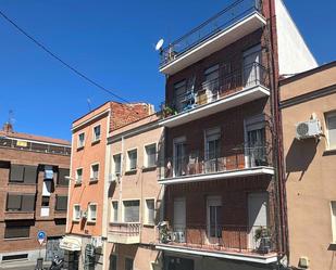 Exterior view of Flat to rent in  Madrid Capital  with Balcony