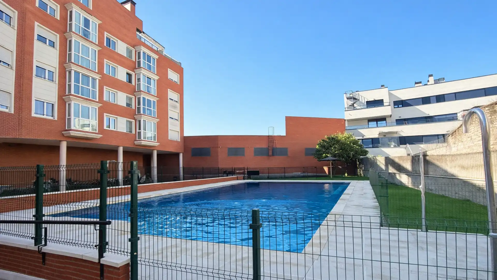 Piscina de Piso en venta en  Madrid Capital con Aire acondicionado, Calefacción y Trastero