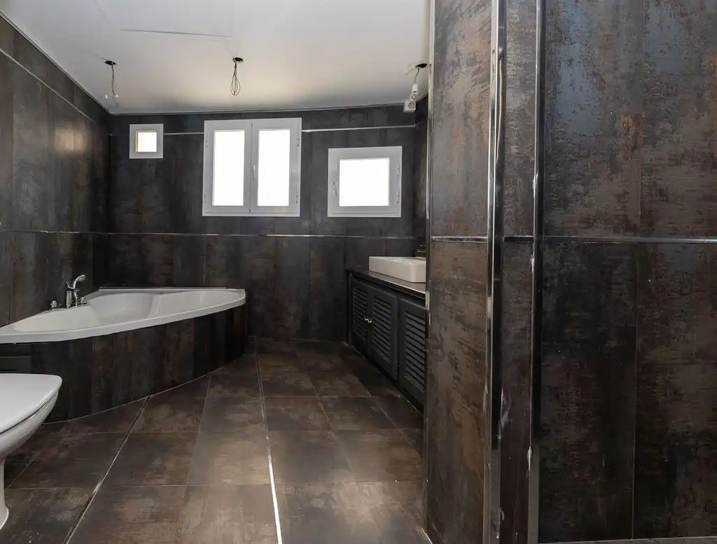 Baño de Casa o chalet en venta en Benahavís con Aire acondicionado, Calefacción y Jardín privado