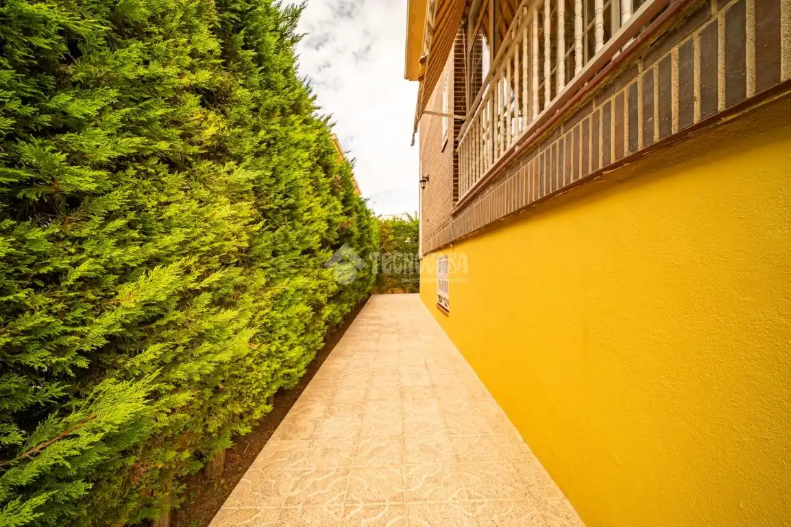 Vista exterior de Casa adosada en venta en Arganda del Rey con Aire acondicionado y Calefacción