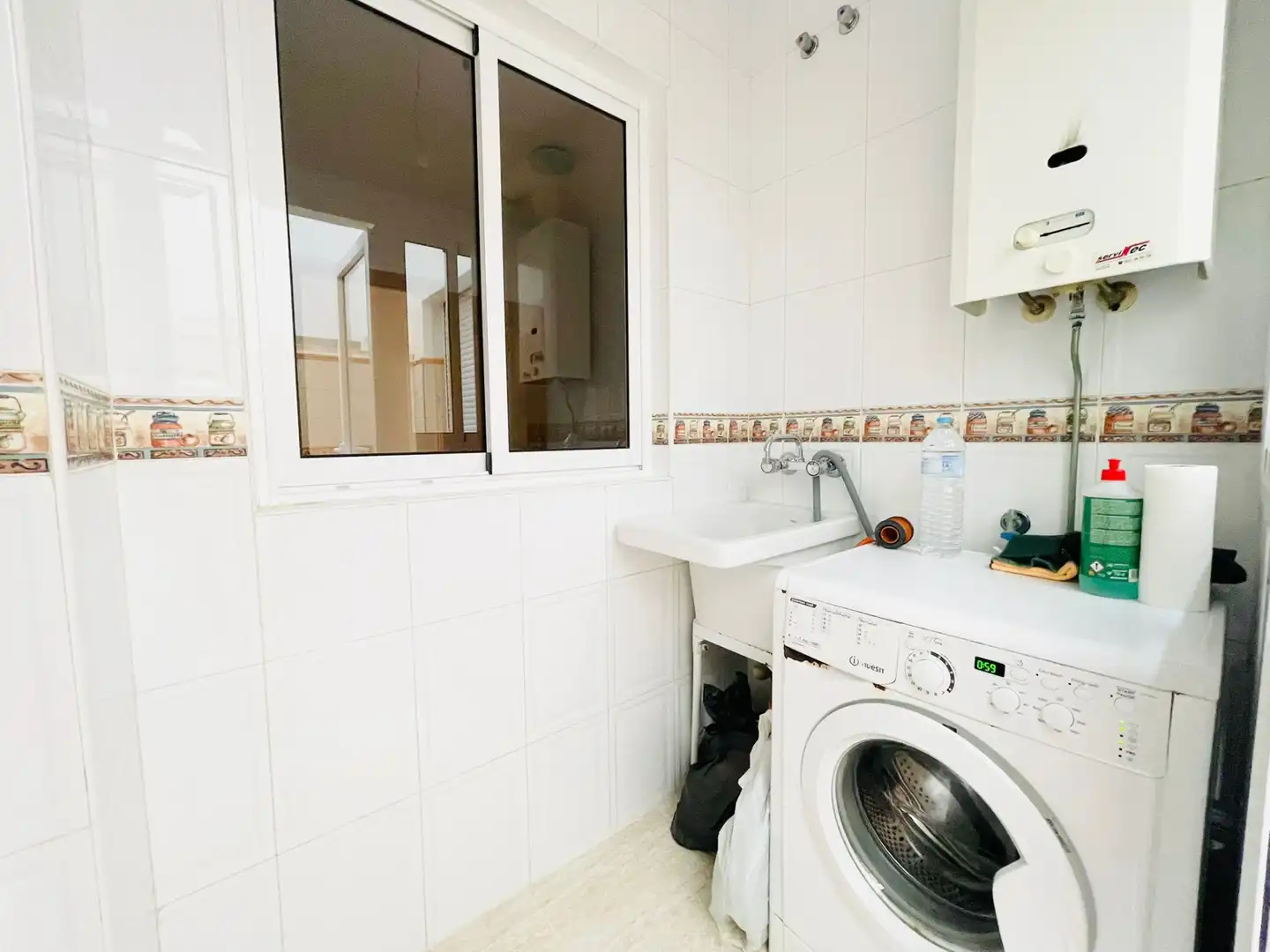 Baño de Piso en venta en Torrox con Terraza, Horno y Piscina comunitaria