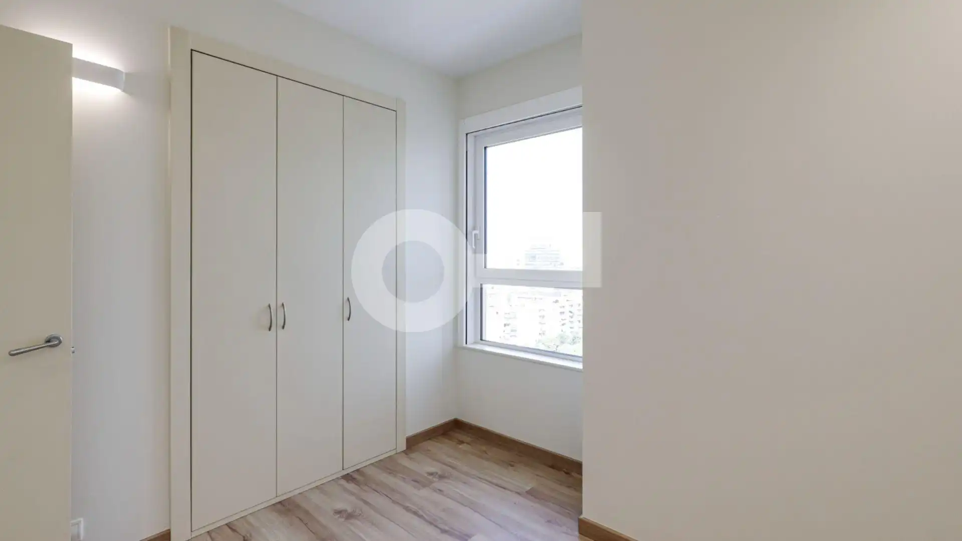 Schlafzimmer von Wohnungen zum Verkauf in Barcelona mit Heizung, Terrasse und Abstellraum