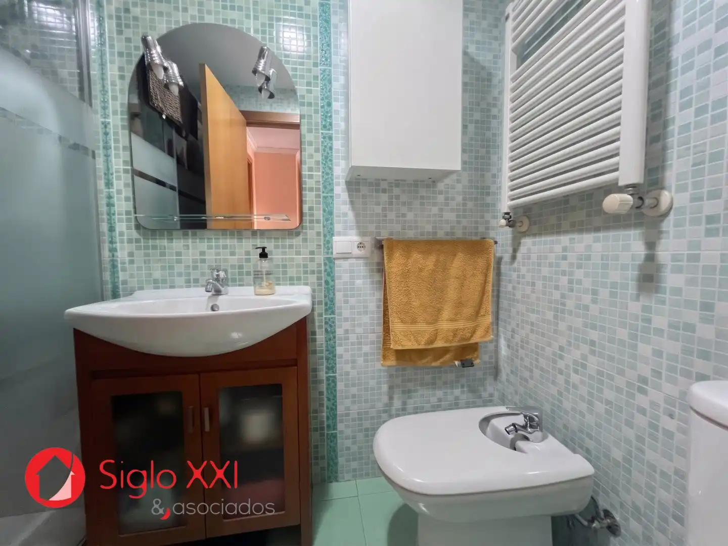 Bathroom of Flat for sale in Madrigal 