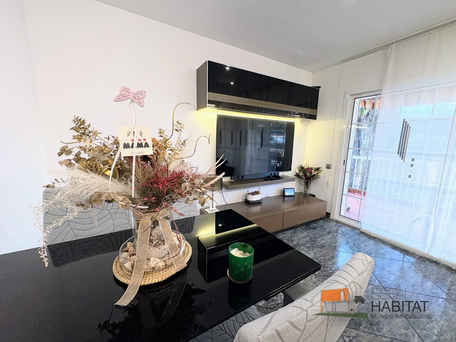 Living room of Flat for sale in Sant Andreu de Llavaneres  with Air Conditioner, Heating and Terrace