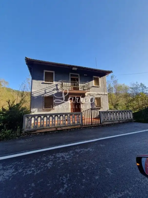 Vista exterior de Finca rústica en venda en Igorre amb Calefacció, Jardí privat i Terrassa