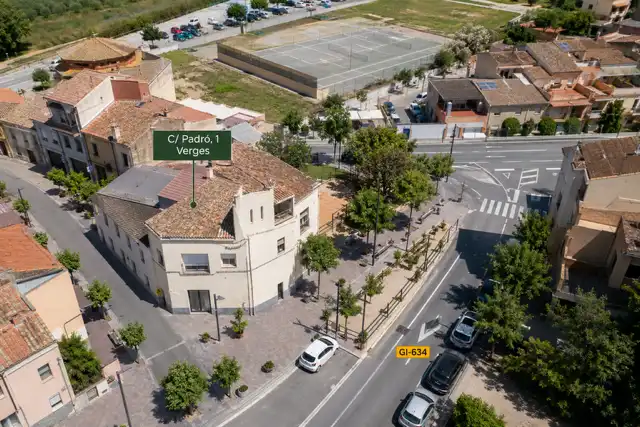 Vista exterior de Local en venta en Verges