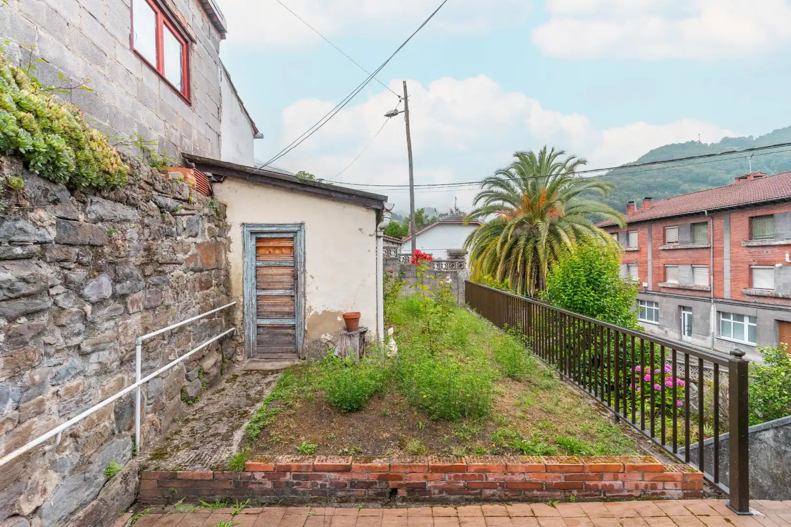 Vista exterior de Casa adosada en venta en Mieres (Asturias)
