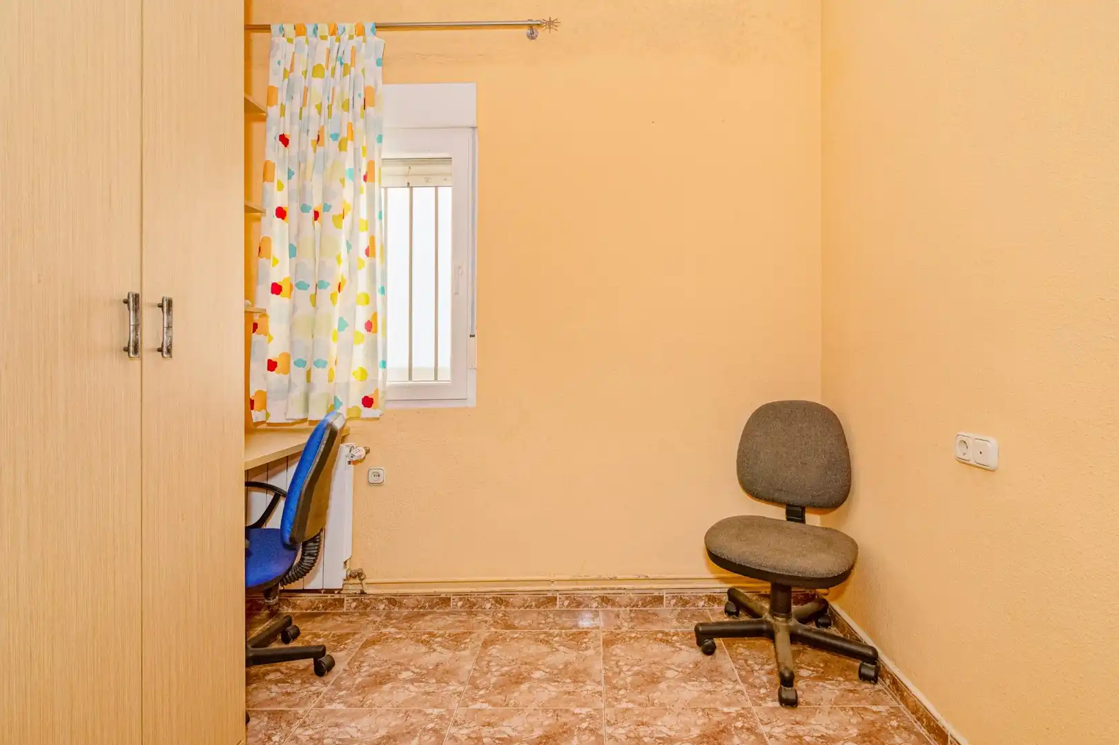 Habitación de Piso en venta en Granada con Calefacción y Amueblado