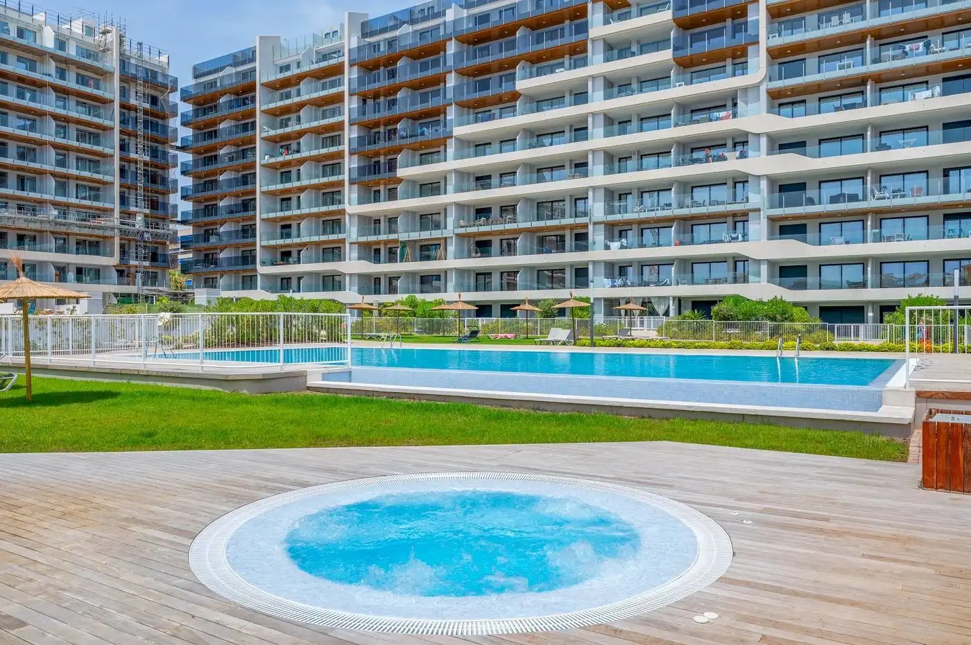 Apartment mit Pool zum Verkauf in Avenida Olas