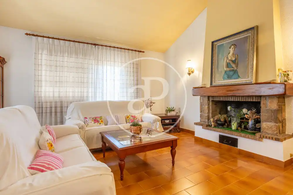 Sala de estar de Casa o chalet en venta en Paterna con Aire acondicionado, Calefacción y Jardín privado