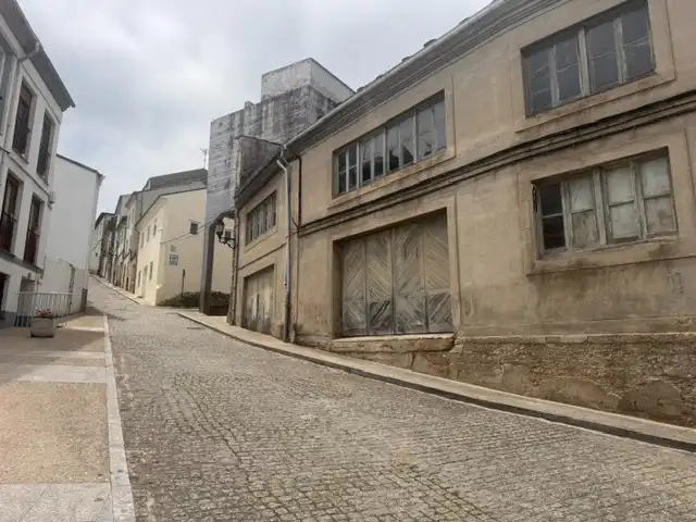 Vista exterior de Nau industrial en venda en Ribadeo