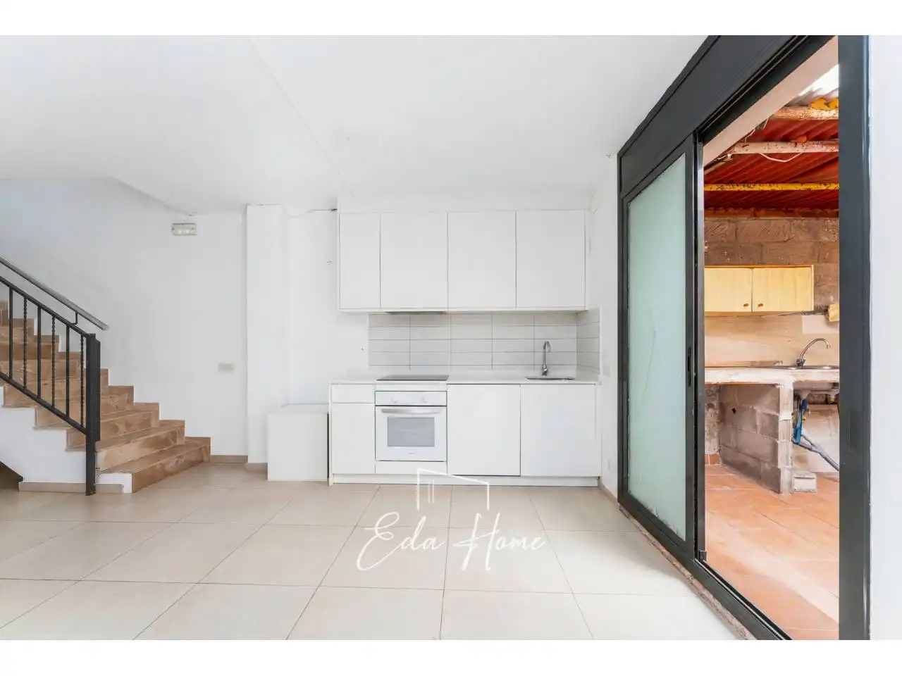 Kitchen of Commercial properties for sale in Vilanova i la Geltrú