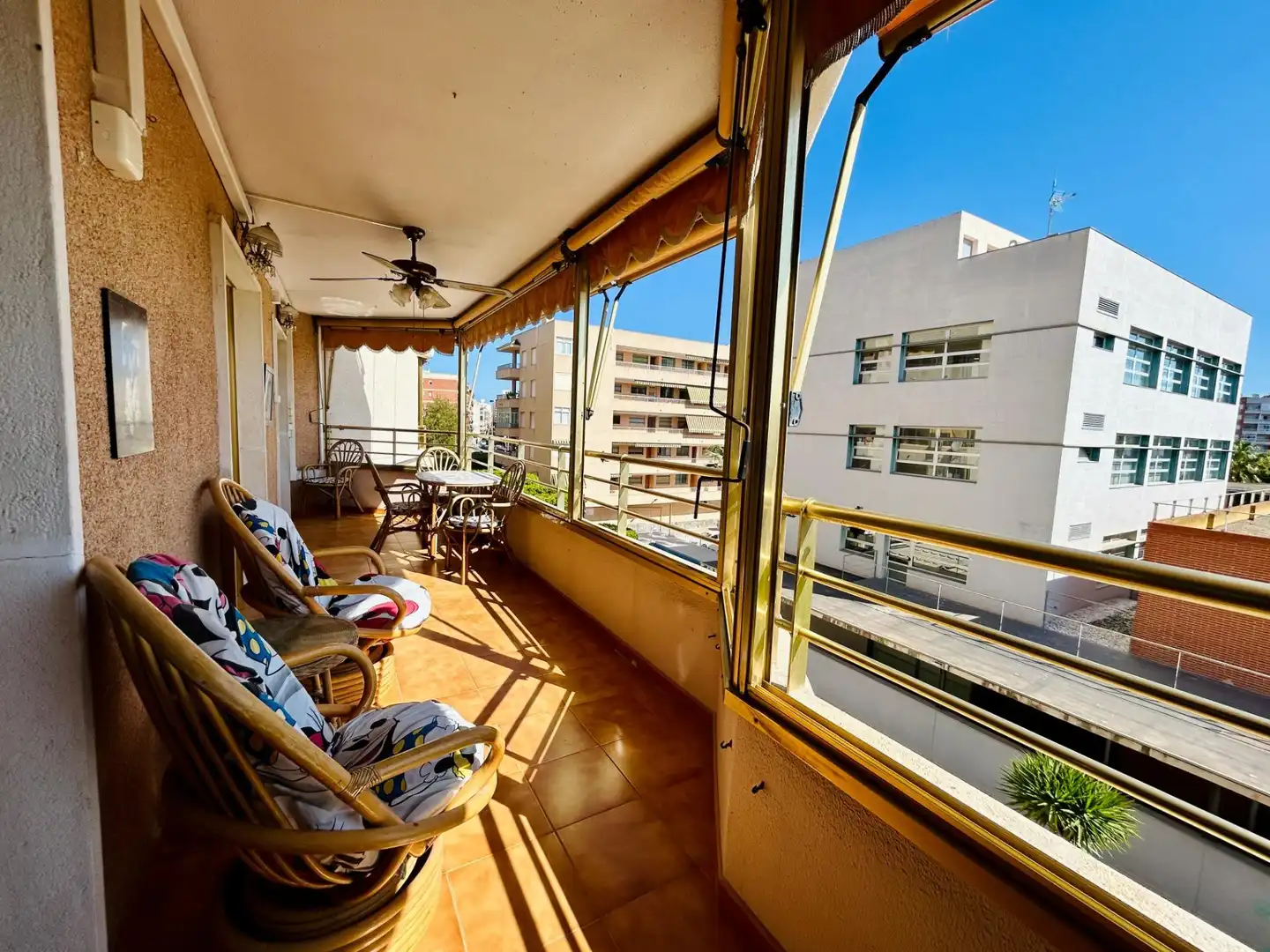 Piso con terraza en venta en Santa Pola ciudad, imagen 2