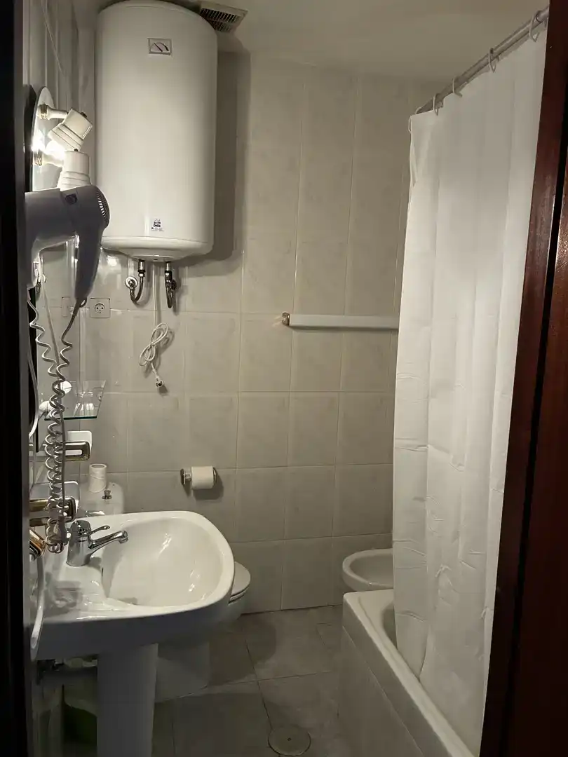 Bany de Pis de lloguer en Cabana de Bergantiños amb Moblat