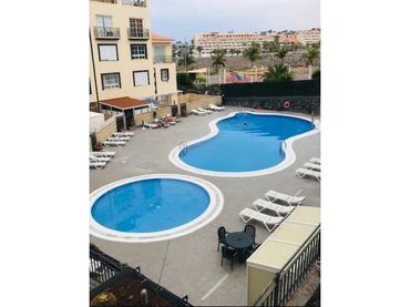 Piso con piscina en venta en Calle la Tosca 23