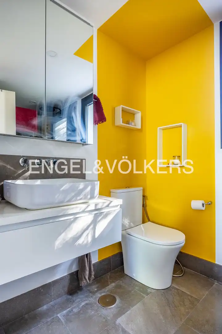 Bathroom of Houses for sale in Valencina de la Concepción  with Air Conditioner, Heating and Private garden