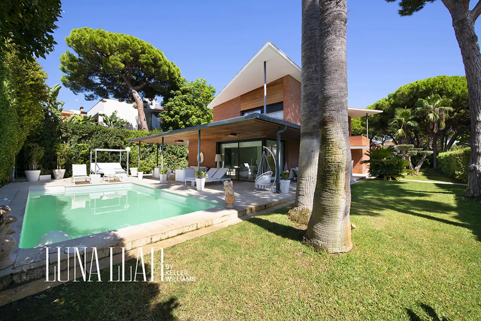 Garden of Houses for sale in Castelldefels  with Swimming Pool